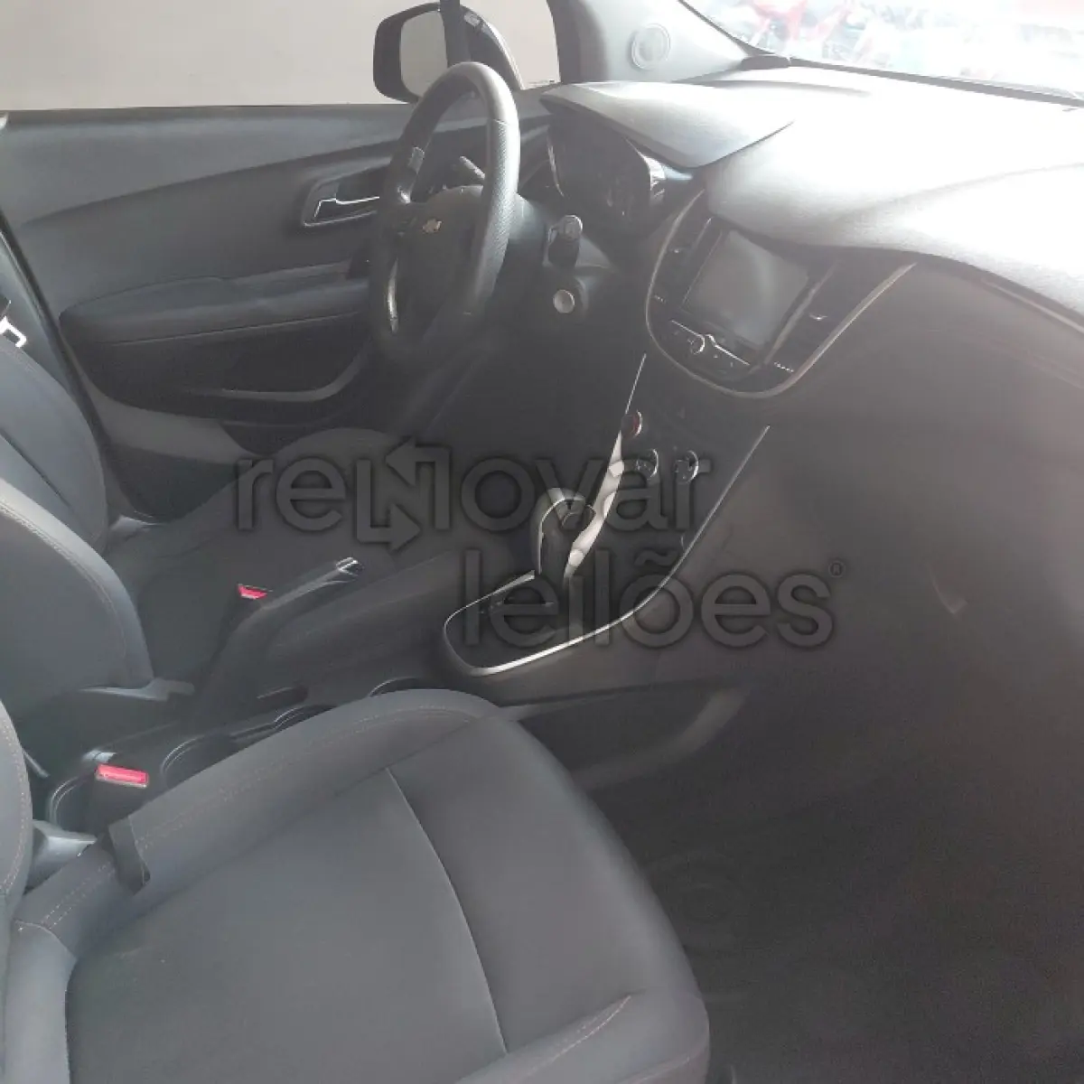 LOTE 032 - CHEVROLET TRACKER LT - ANO 2016/2017 - COMPLETO - SICREDI INTEGRAÇÃO LAJEADO - DEPOSITADO EM SANTO ÂNGELO/RS