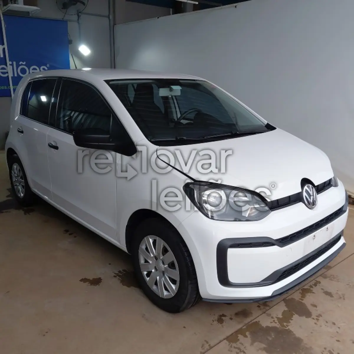 LOTE 024 - VW UP TAKE MCV - ANO 2017/2018 - COMPLETO - SICREDI PIONEIRA - DEPOSITADO EM SANTO ÂNGELO/RS