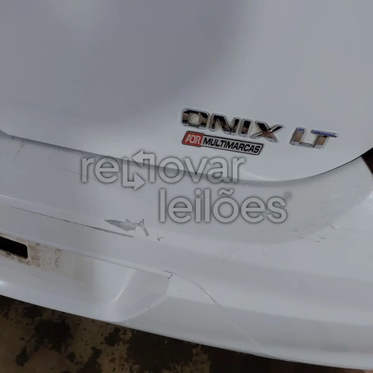 LOTE 043 - CHEVROLET ONIX 1.4MT LT - ANO 2015/2016 - COMPLETO - SICREDI PIONEIRA - DEPOSITADO EM SANTO ÂNGELO/RS