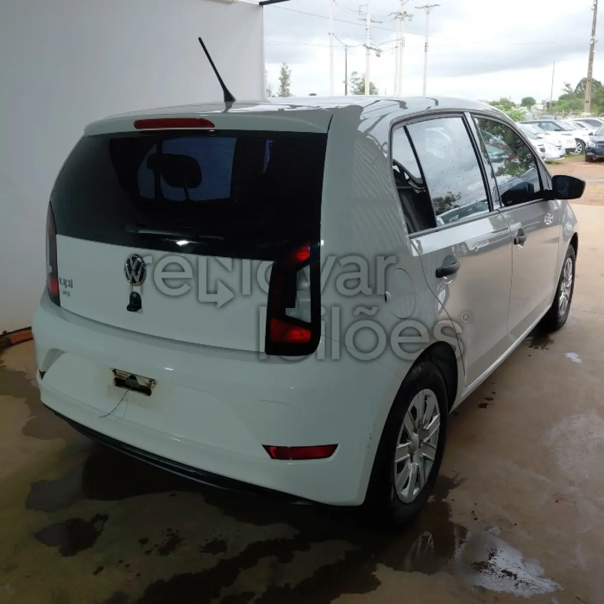 LOTE 024 - VW UP TAKE MCV - ANO 2017/2018 - COMPLETO - SICREDI PIONEIRA - DEPOSITADO EM SANTO ÂNGELO/RS