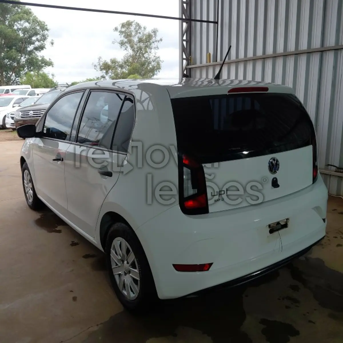 LOTE 024 - VW UP TAKE MCV - ANO 2017/2018 - COMPLETO - SICREDI PIONEIRA - DEPOSITADO EM SANTO ÂNGELO/RS