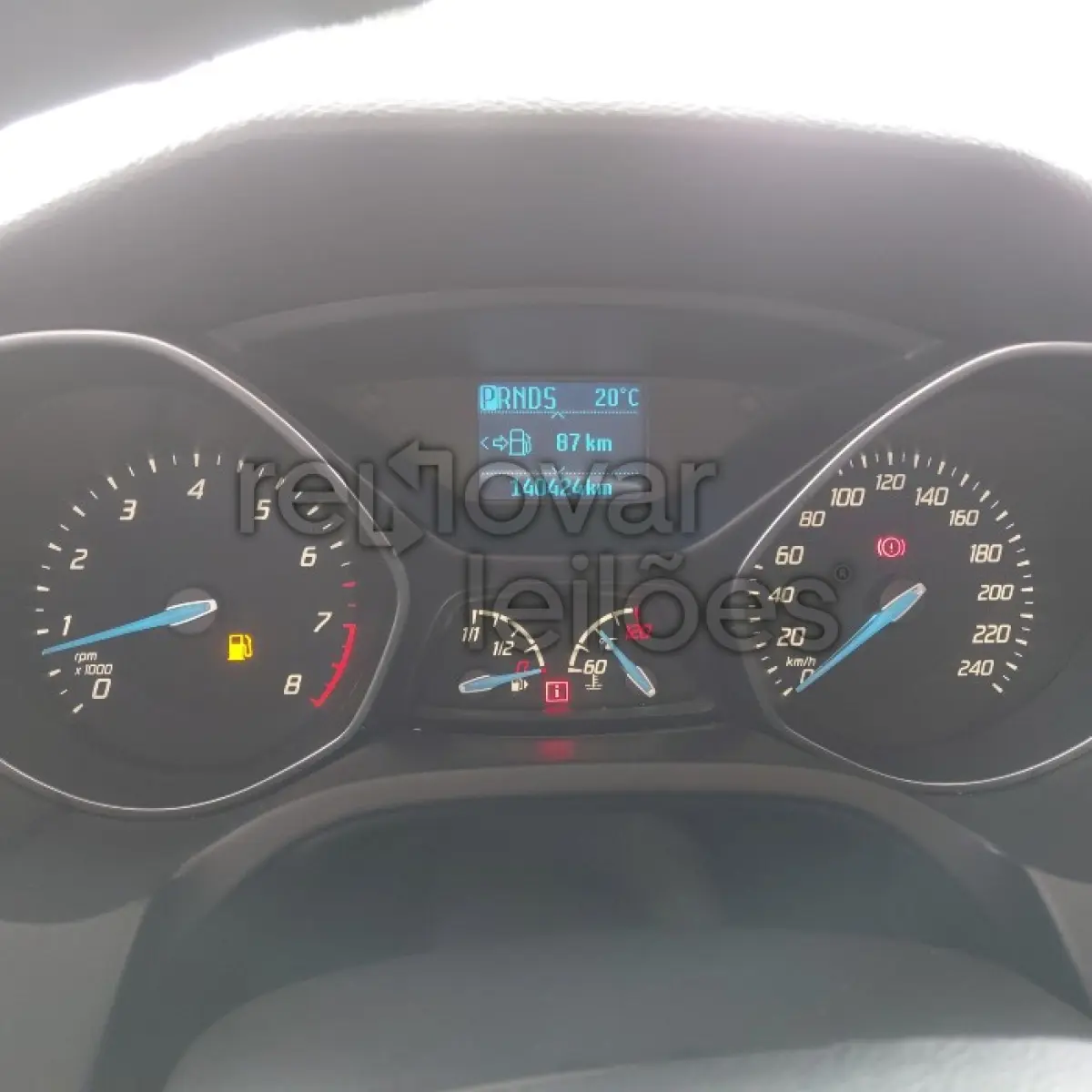LOTE 026 - FORD FORD FOCUS SE AT 2.0 S - ANO 2013/2014 - COMPLETO - SICOOB NOVA TRENTO - DEPOSITADO EM SANTO ÂNGELO/RS