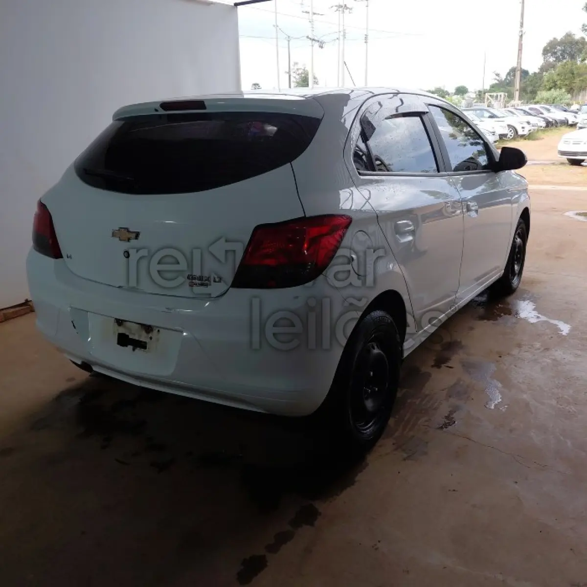 LOTE 043 - CHEVROLET ONIX 1.4MT LT - ANO 2015/2016 - COMPLETO - SICREDI PIONEIRA - DEPOSITADO EM SANTO ÂNGELO/RS