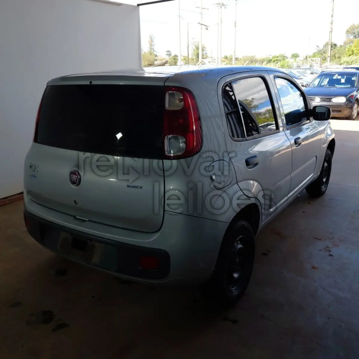 LOTE 011 - FIAT UNO VIVACE 1.0 - ANO 2014/2015 - SICREDI LIBERDADE - DEPOSITADO EM SANTO ÂNGELO
