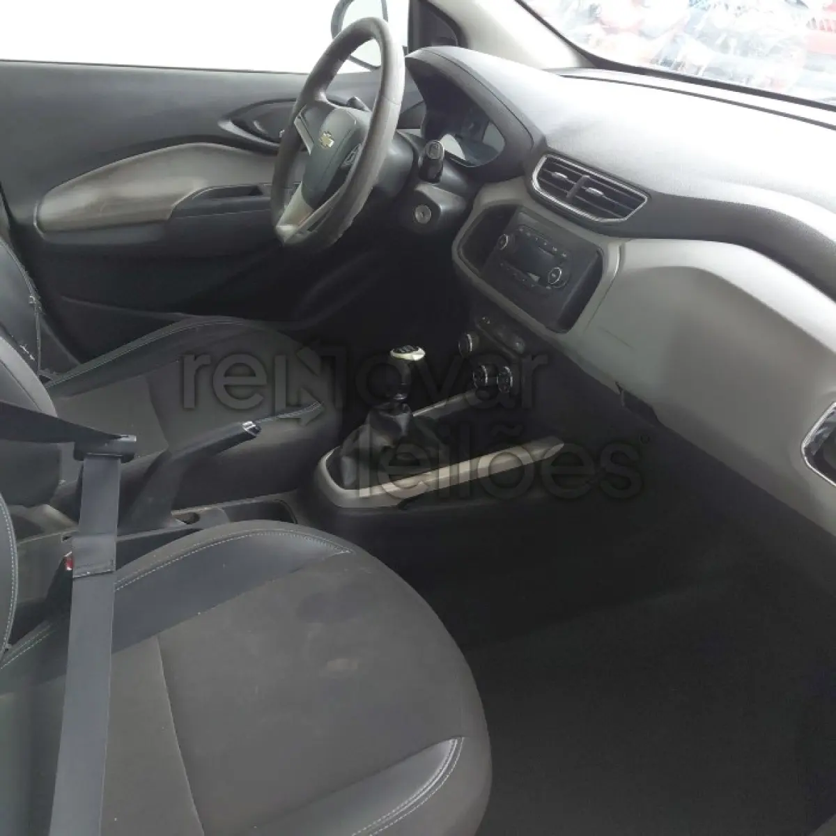 LOTE 013 - CHEVROLET ONIX 1.0MT LT - ANO 2019/2019 - COMPLETO - SICREDI LIBERDADE - DEPOSITADO EM SANTO ÂNGELO/RS
