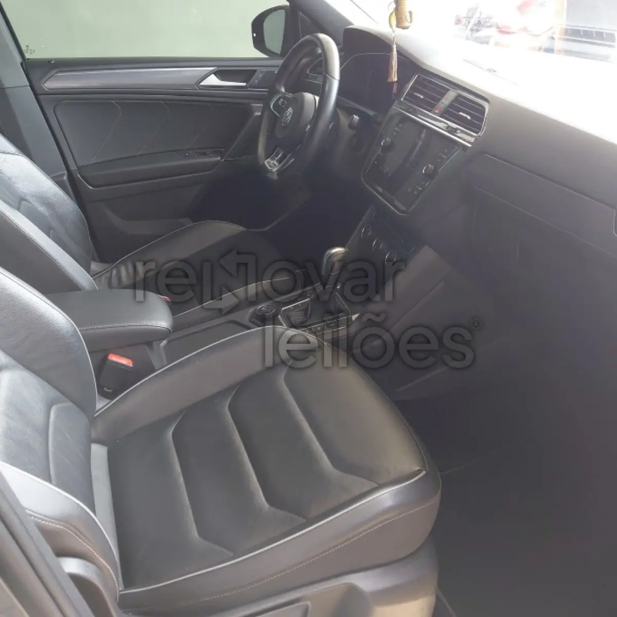 LOTE 015 - VOLKSWAGEN TIGUAN ALLSPACE RL - 2019/2020 - COMPLETO - SICOOB NOVA TRENTO - DEPOSITADO EM SANTO ÂNGELO/RS