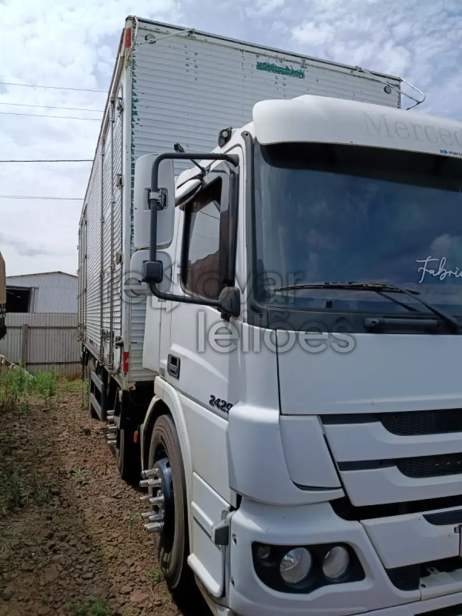 LOTE 016 - M.BENZ/ATEGO 2429 - 2013/2013 - CRESOL ESSENCIA - DEPOSITADO EM SANTO CRISTO/RS