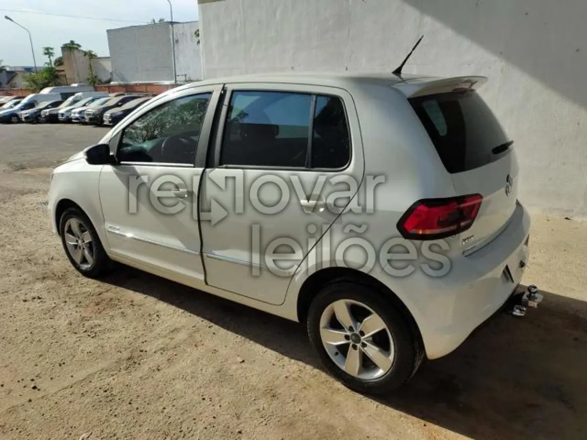 LOTE 018 - VW/FOX HL MFV - 2017/2017 - COMPLETO - SICREDI PLANALTO - DEPOSITADO EM GOIANIA/GO