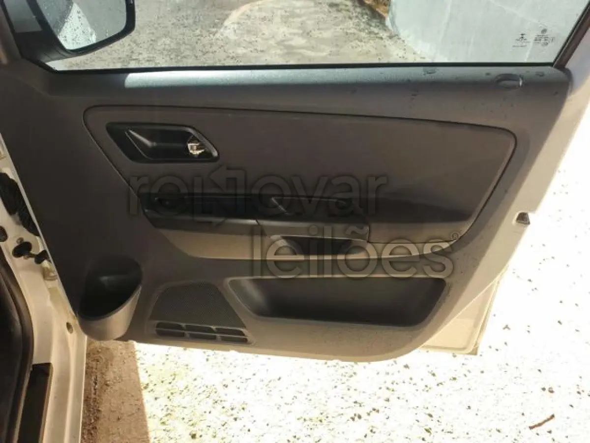 LOTE 018 - VW/FOX HL MFV - 2017/2017 - COMPLETO - SICREDI PLANALTO - DEPOSITADO EM GOIANIA/GO