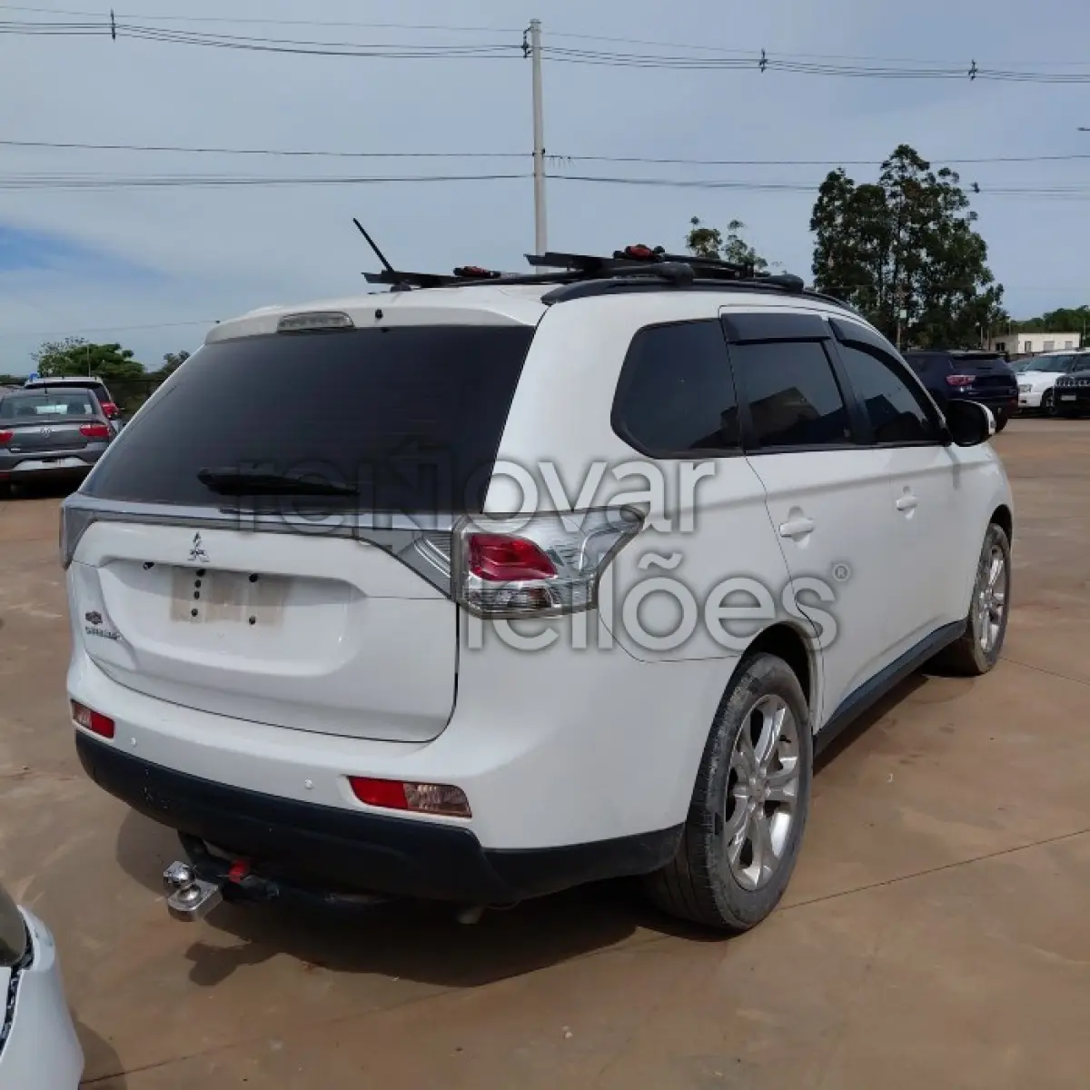 LOTE 016 - MITSUBISHI OUTLANDER 2.0 - ANO 2013/2014 - COMPLETO - SICREDI PIONEIRA - DEPOSITADO EM SANTO ÂNGELO/RS