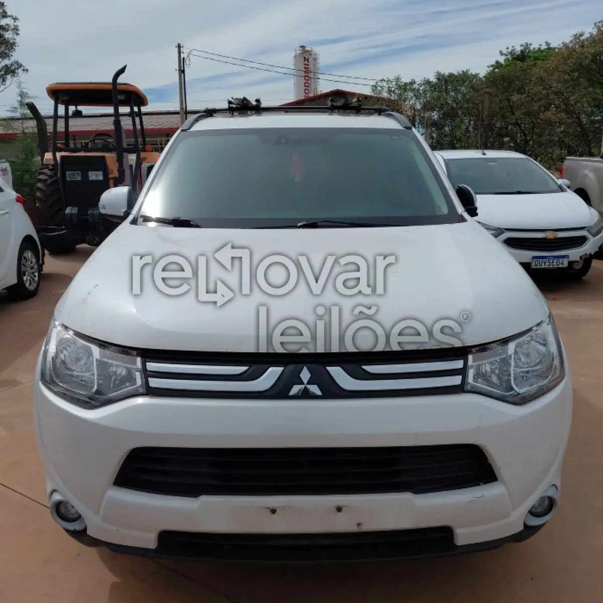 LOTE 016 - MITSUBISHI OUTLANDER 2.0 - ANO 2013/2014 - COMPLETO - SICREDI PIONEIRA - DEPOSITADO EM SANTO ÂNGELO/RS