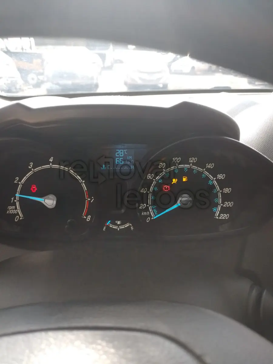 LOTE 033 - FORD FIESTA HATCH 1.5L S - ANO 2014/2014 - COMPLETO - SICREDI INTERESTADOS - PASSAGEM POR LEILÃO E INDICIO DE SINISTRO - IPVA 2025 EM ABERTO