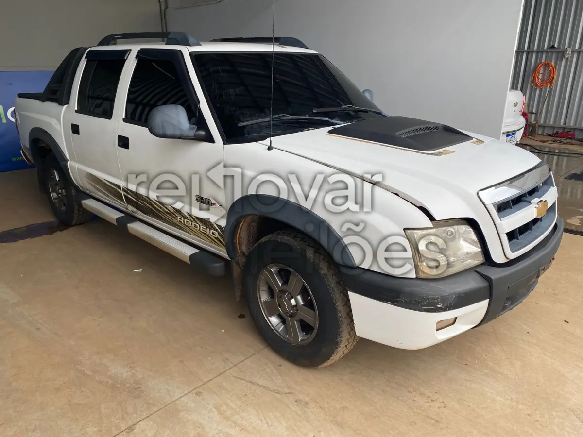 LOTE 032 - GM S10 RODEIO 2.8 4X4 - ANO 2011/2011 - COMPLETO - SICREDI CULTURAS - IPVA 2025 EM ABERTO