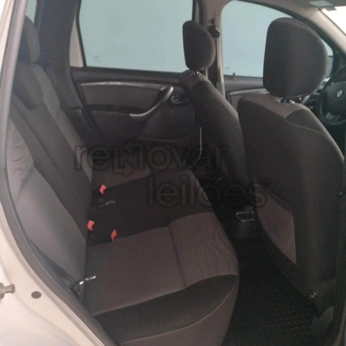 LOTE 004 - RENAULT DUSTER 1.6 - ANO 2013/2014 - COMPLETO
