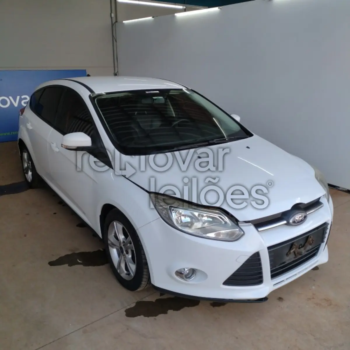 LOTE 016 - FORD FOCUS SE AT 1.6 HATCH - ANO 2014/2015 - COMPLETO - SICREDI PIONEIRA