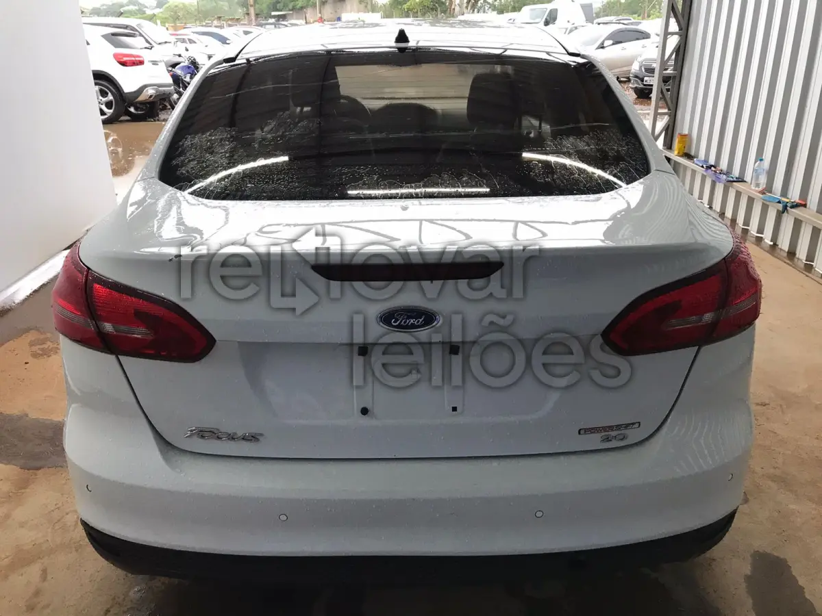 LOTE 056 - FORD FOCUS SE AT 2.0 SEDAN - ANO 2015/2016 - COMPLETO