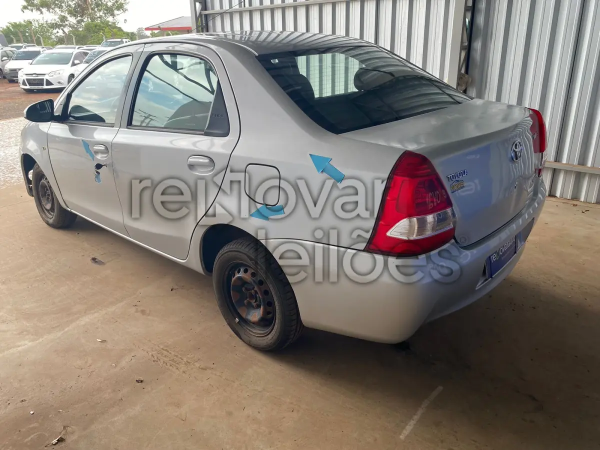 LOTE 008 - TOYOTA ETIOS SEDAN XS - ANO 2015/2015 - COMPLETO - SICREDI CONEXÃO