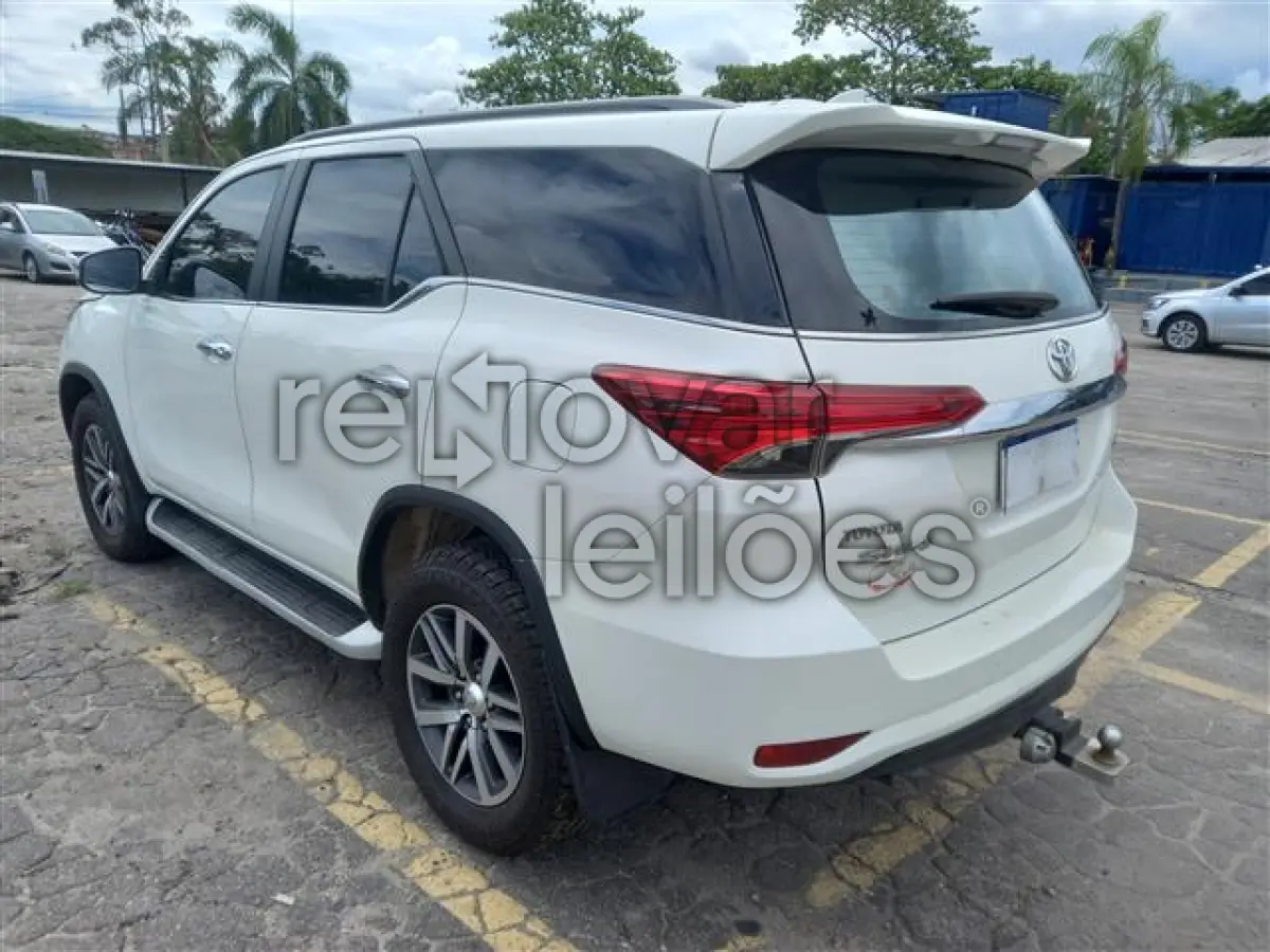 LOTE 027 - TOYOTA HILUX SW4 SRX - ANO 2017/2017 - COMPLETO - PASSAGEM POR LEILÃO E INDICIO DE SINISTRO - DEPOSITADO NO RIO DE JANEIRO/RJ