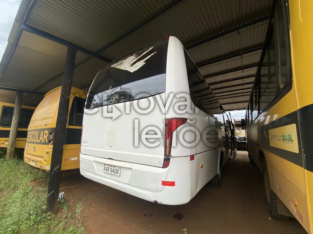 LOTE 005 - ÔNIBUS MARCOPOLO VOLARE DW9 ON - ANO 2013/2014 - EM FUNCIONAMENTO