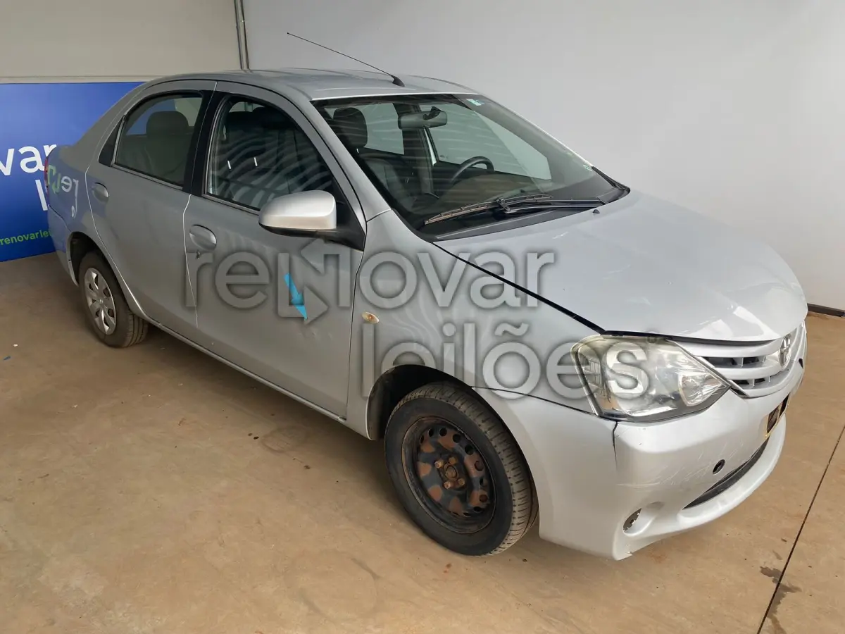 LOTE 008 - TOYOTA ETIOS SEDAN XS - ANO 2015/2015 - COMPLETO - SICREDI CONEXÃO