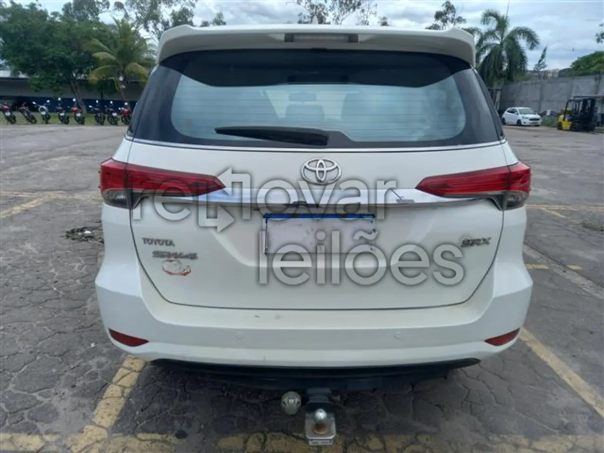 LOTE 027 - TOYOTA HILUX SW4 SRX - ANO 2017/2017 - COMPLETO - PASSAGEM POR LEILÃO E INDICIO DE SINISTRO - DEPOSITADO NO RIO DE JANEIRO/RJ