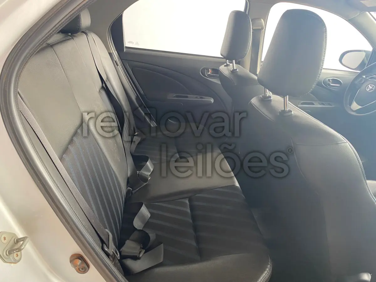 LOTE 008 - TOYOTA ETIOS SEDAN XS - ANO 2015/2015 - COMPLETO - SICREDI CONEXÃO