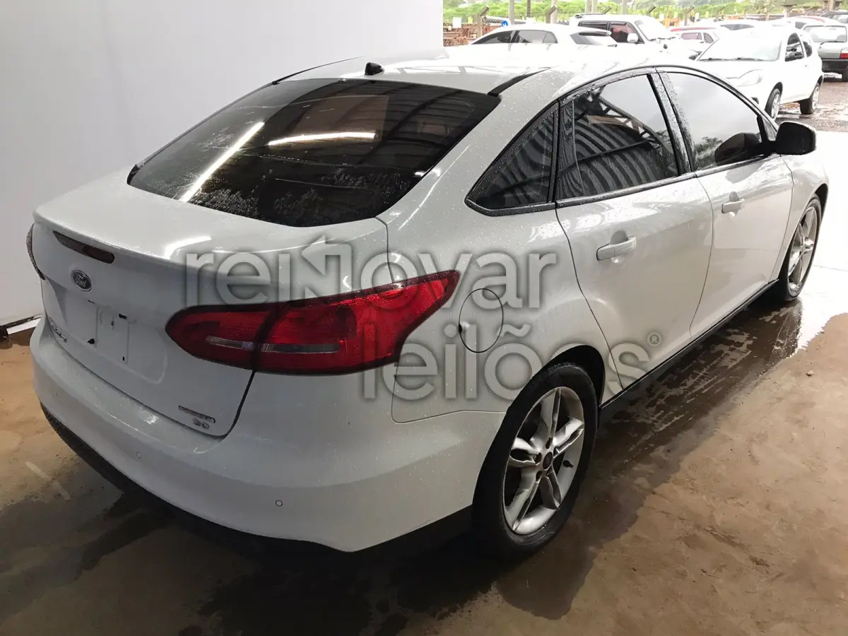 LOTE 056 - FORD FOCUS SE AT 2.0 SEDAN - ANO 2015/2016 - COMPLETO