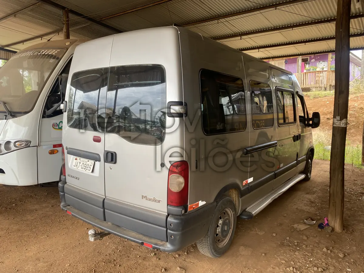 LOTE 006 - RENAULT MASTER EUROLAF P - ANO 2013 - EM FUNCIONAMENTO