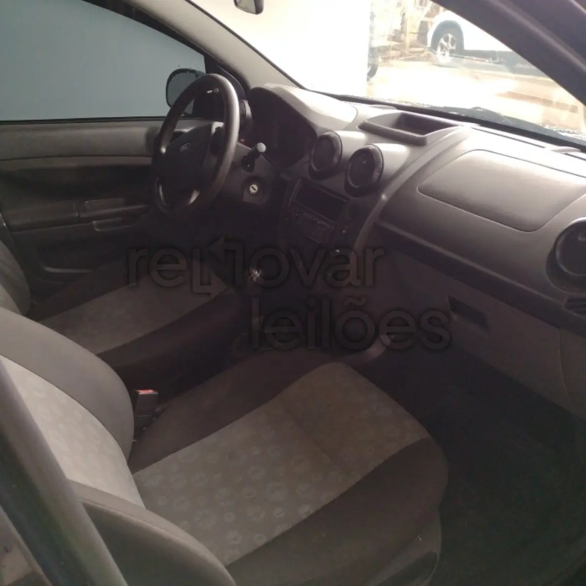 LOTE 046 - FORD FIESTA FLEX - ANO 2010/2011 - SICREDI RAIZES - PASSAGEM POR LEILÃO - IPVA 2025 EM ABERTO