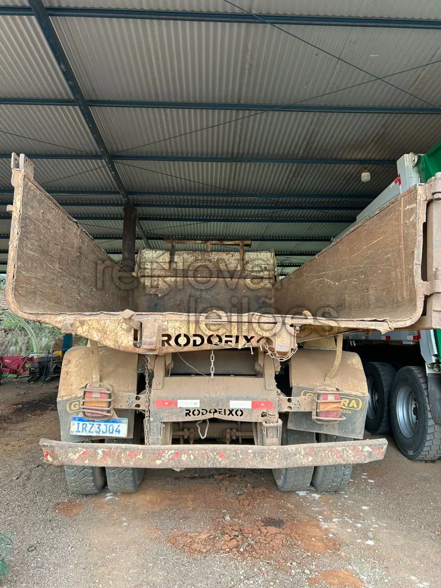 LOTE 004 - FORD CARGO 2428 E T 6X2 - ANO 2011 - EM FUNCIONAMENTO
