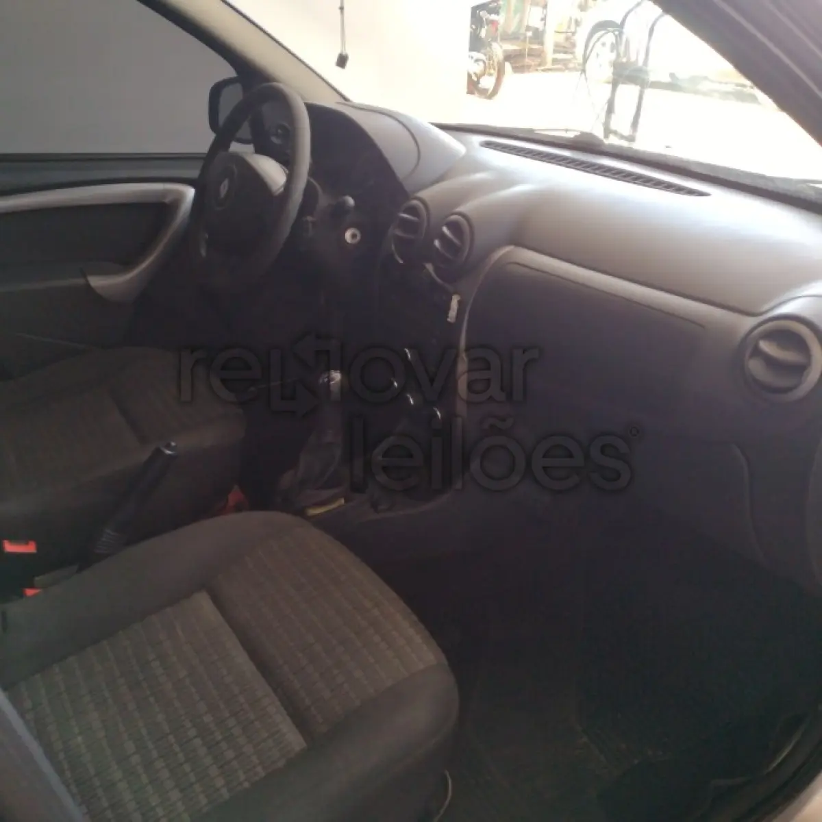 LOTE 063 - RENAULT SANDERO EXPRESSION - ANO 2013/2014 - COMPLETO