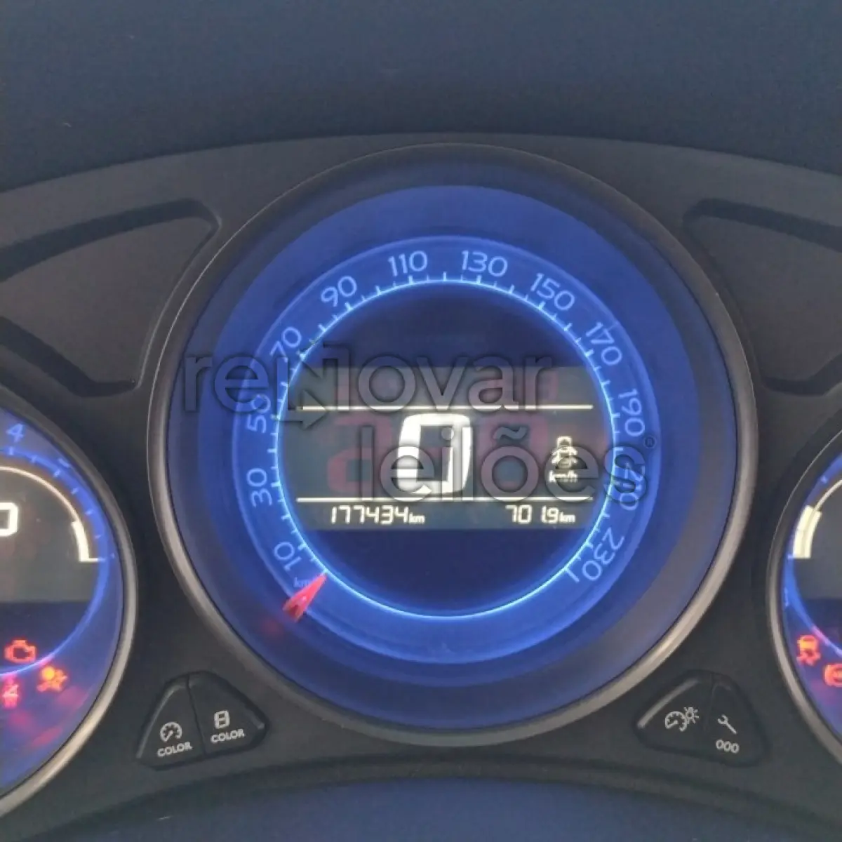 LOTE 064 - CITROEN C4 LOUNGE THP - ANO 2015/2015 - COMPLETO - PASSAGEM POR LEILÃO E INDICIO DE SINISTRO