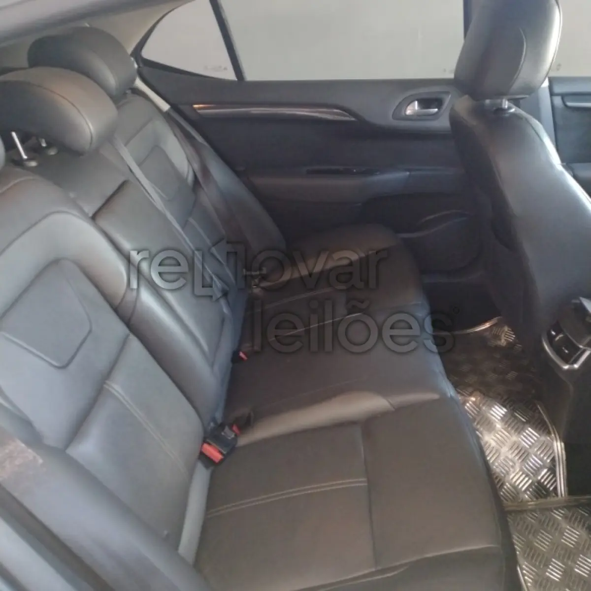 LOTE 064 - CITROEN C4 LOUNGE THP - ANO 2015/2015 - COMPLETO - PASSAGEM POR LEILÃO E INDICIO DE SINISTRO