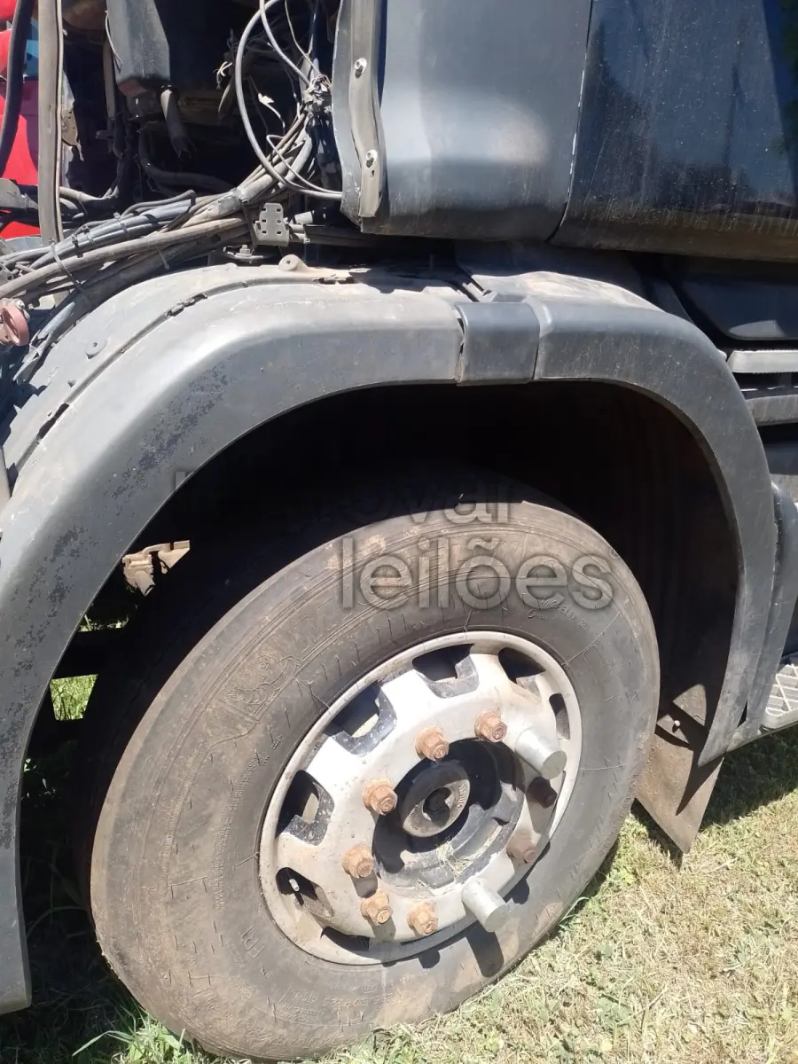 LOTE 067 - SCANIA T124 GA 4X2 NZ 360 - ANO 2003/2004 - DEPOSITADO EM CACHOEIRA DO SUL/RS