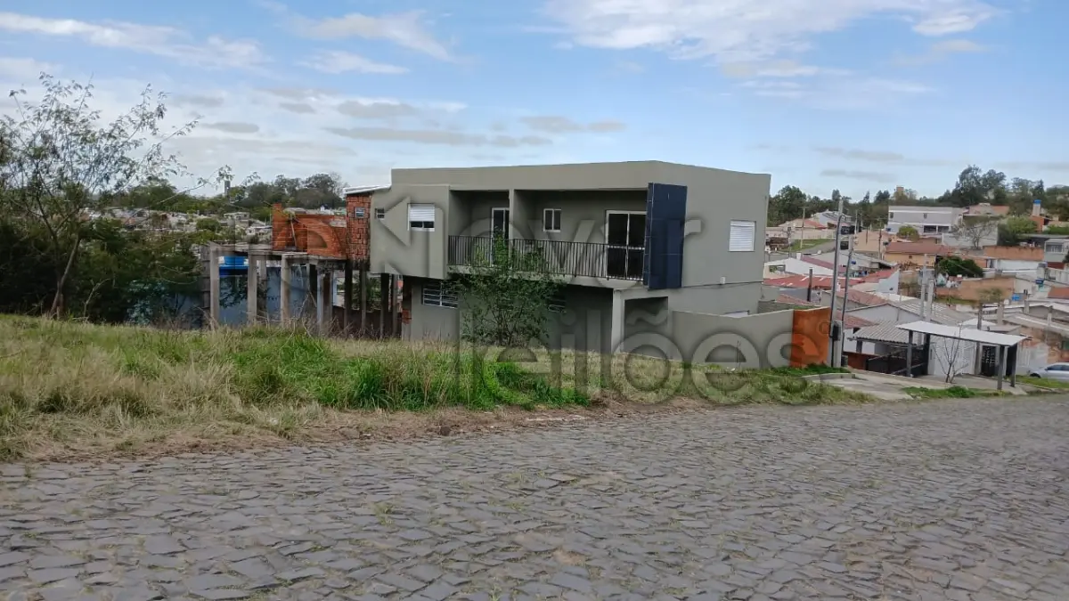 LOTE 001 - TERRENO COM 300 M² + EDIFICAÇÃO DE 260M² / LOTEAMENTO SEVERO DE ABREU / SANT'ANA DO LIVRAMENTO - RS