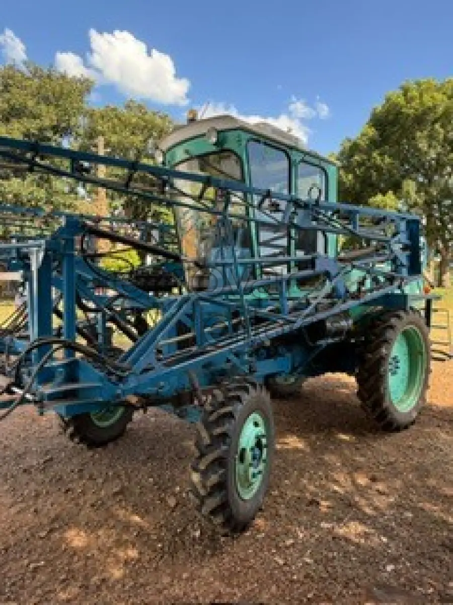 TRATOR PULVERIZADOR FORD 6.600 - ANO 1986 - SICREDI SEMENTES DO SUL - DEPOSITADO EM ESPUMOSO/RS