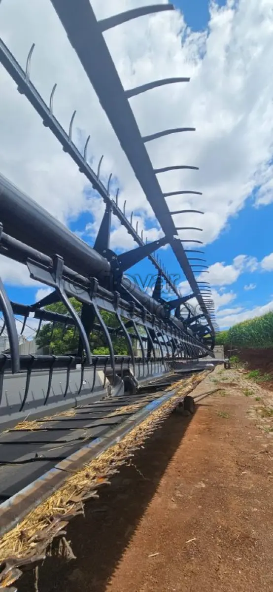 LOTE 007 - PLATAFORMA MASSEY FERGUSON 30 PÉS - ANO 2019 - CRESOL CENTRO SERRA - DEPOSITADO EM CURITIBANOS/SC