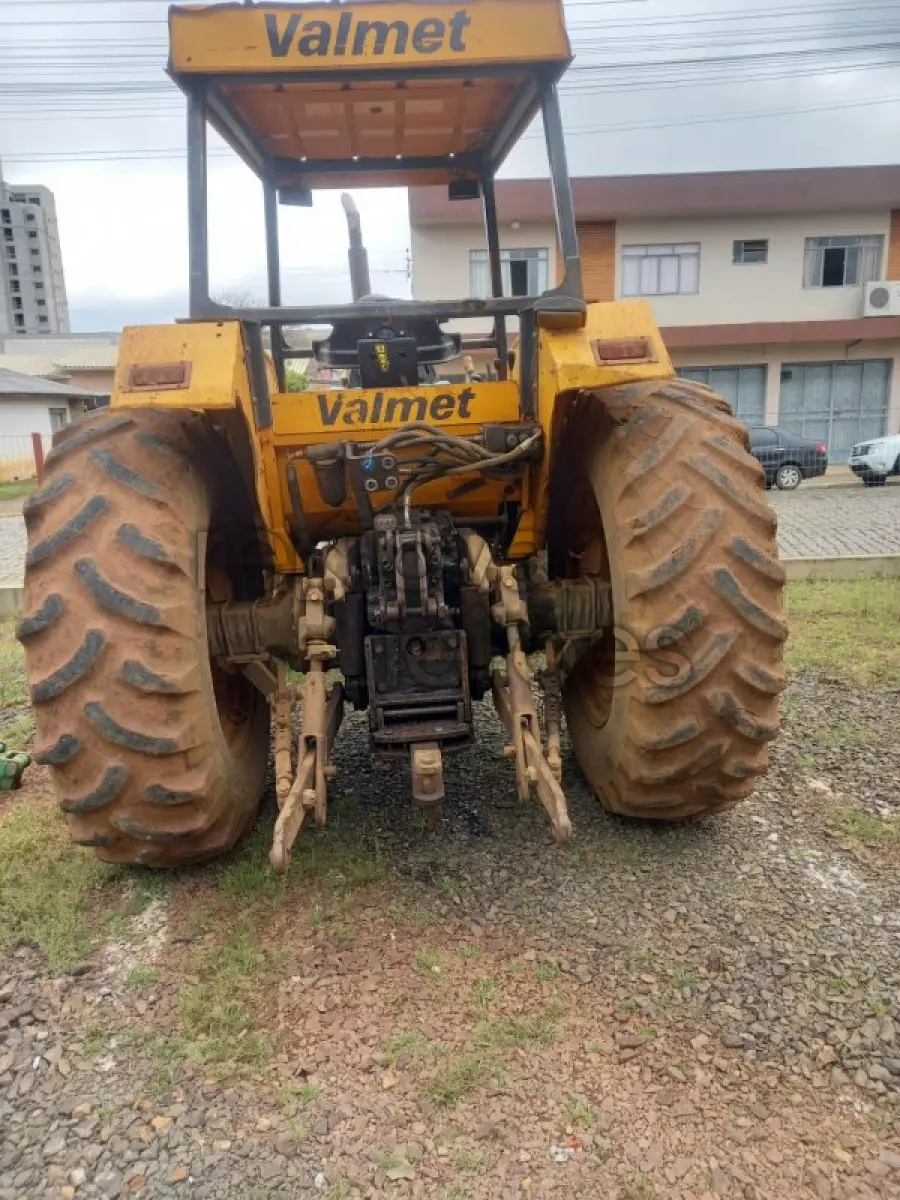 LOTE 002 - TRATOR VALMET 985 - ANO 1995 - CRESOL CENTRO SERRA - DEPOSITADO EM CURITIBANOS/SC
