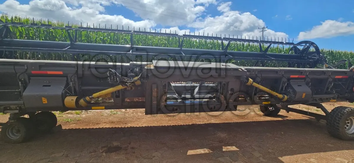 LOTE 007 - PLATAFORMA MASSEY FERGUSON 30 PÉS - ANO 2019 - CRESOL CENTRO SERRA - DEPOSITADO EM CURITIBANOS/SC