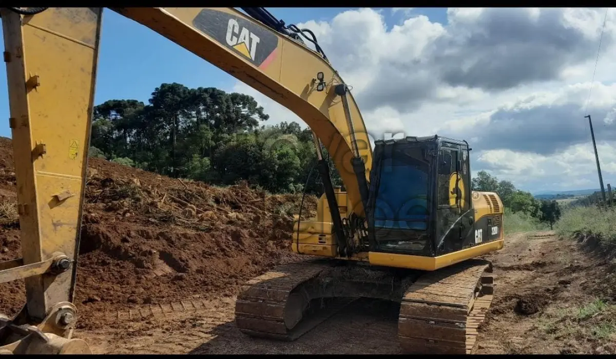 ESCAVADEIRA CARTERPILLAR 320 DL - ANO 2011 - CRESOL CENTRO SERRA - DEPOSITADO EM CURITIBANOS/SC