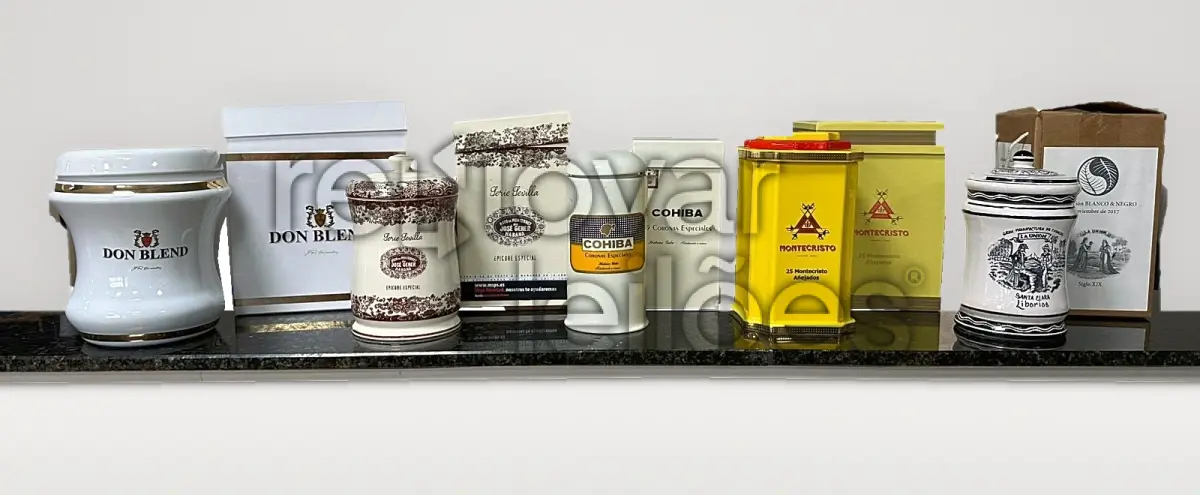 LOTE 001 - COLEÇÃO PREMIUM - CHARUTOS E WHISKIES (55 caixas)