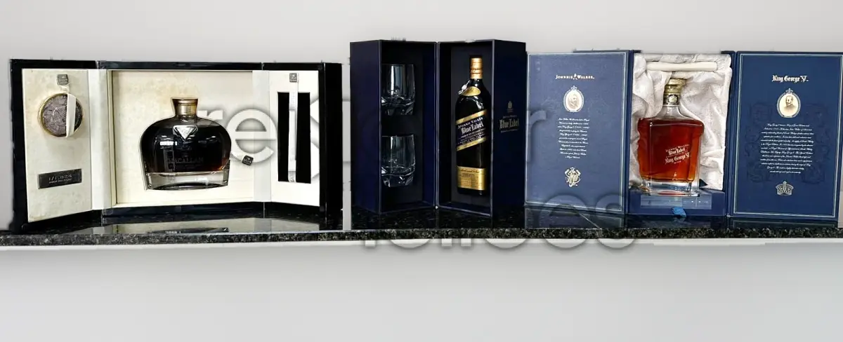 LOTE 001 - COLEÇÃO PREMIUM - CHARUTOS E WHISKIES (55 caixas)