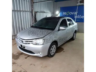 LOTE 002 - TOYOTA ETIOS SD X 15L AT - ANO 2016/2017 - COMPLETO - SICREDI PIONEIRA - DEPOSITADO EM SANTO ÂNGELO/RS