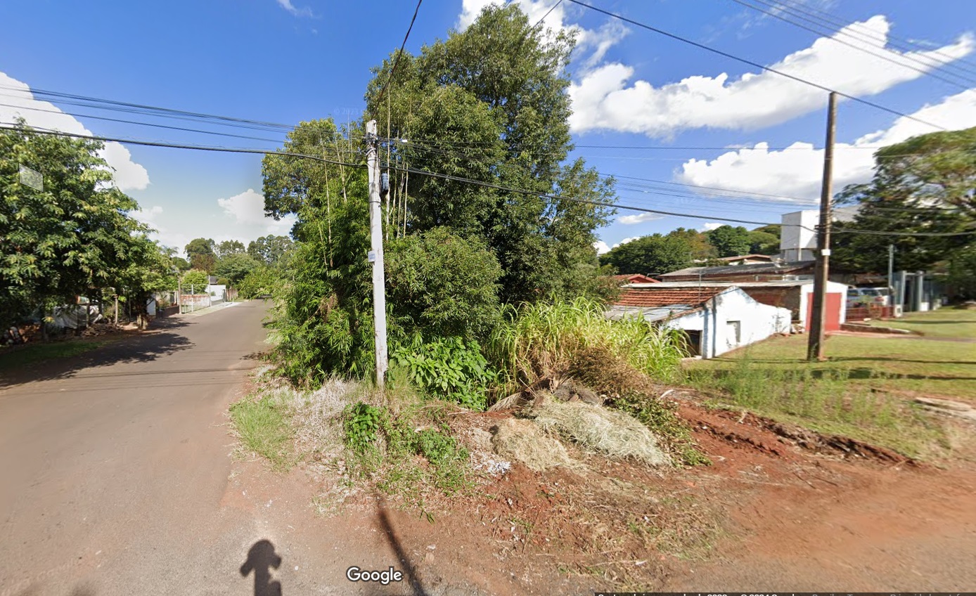 TERRENO DE ESQUINA COM 692 M2 - CARAZINHO / RS, localizado em Carazinho - RS