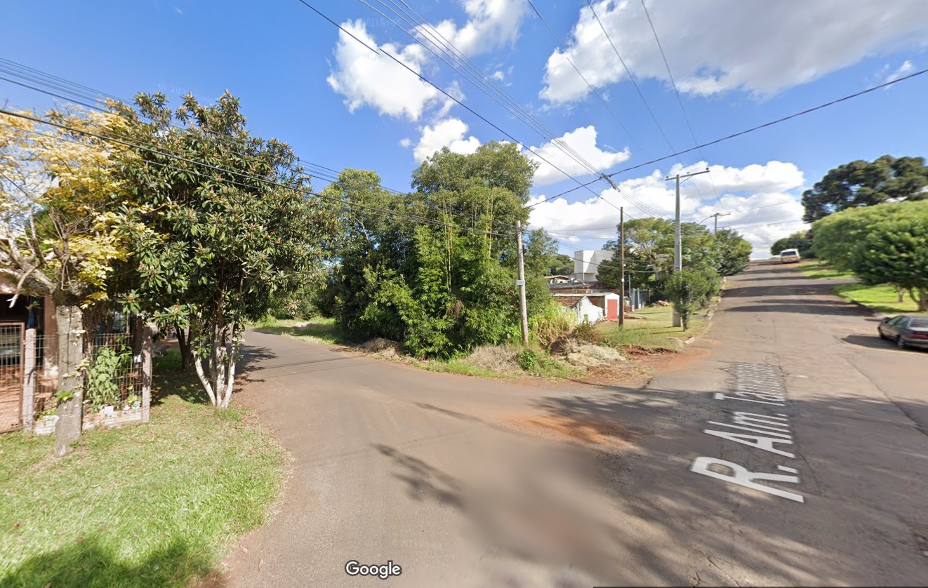 TERRENO DE ESQUINA COM 692 M2 - CARAZINHO / RS, localizado em Carazinho - RS