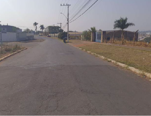 TERRENO URBANO COM ÁREA DE 600 M² / LOTE 18 / QUADRA 01 / EM ALFENAS - MG, localizado em Alfenas - MG