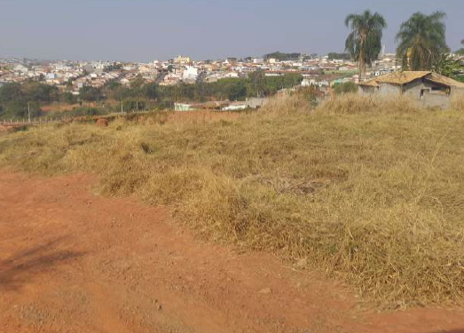 TERRENO URBANO COM ÁREA DE 600 M² / LOTE 17 / QUADRA 01 / EM ALFENAS - MG, localizado em Alfenas - MG