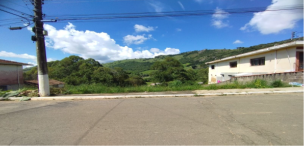 LOTE URBANO COM 234,80M² / RUA SABATTO GENEROSO / CALDAS - MG, localizado em Caldas - MG