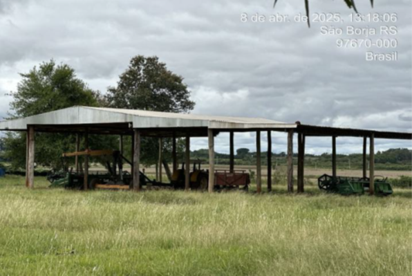 FRAÇÃO DE TERRAS DE 2 HA DENTRO DE MAIOR ÁREA / COM BENFEITORIAS / RINCÃO DOS MELOS / SÃO BORJA - RS, localizado em São Borja - RS