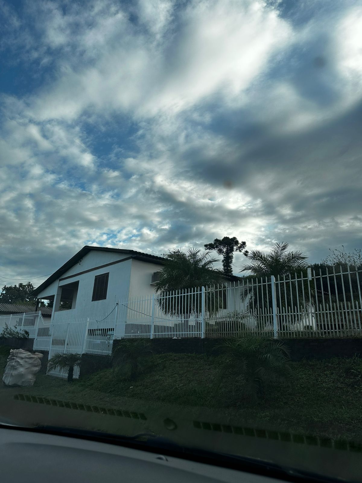 EDIFICAÇÃO RESIDENCIAL DE ALVENARIA COM 137,80M² + TERRENO DE 700M² / AUGUSTO PESTANA - RS, localizado em Augusto Pestana - RS